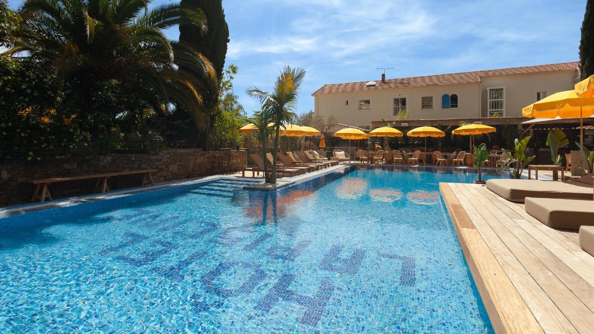 Hotel La Piscine Le Lavandou Exterior photo